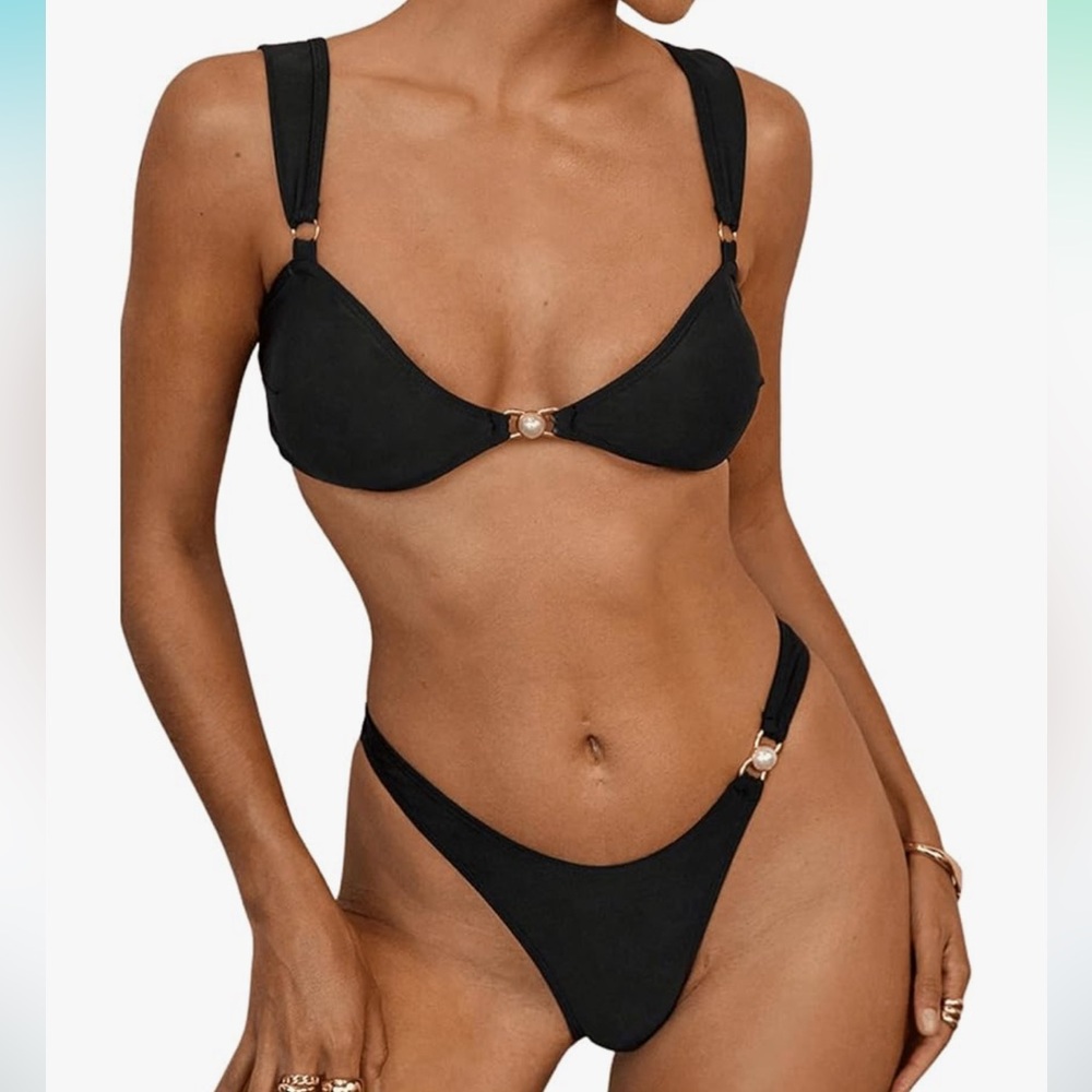 Black bikini